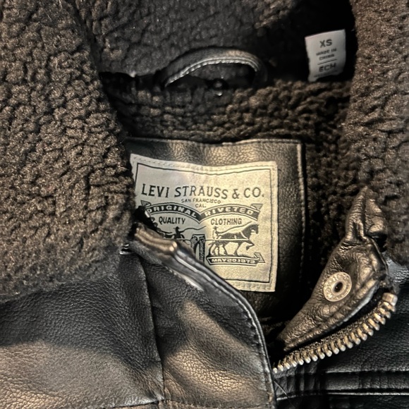 Levi’s jacket - Picture 2 of 6